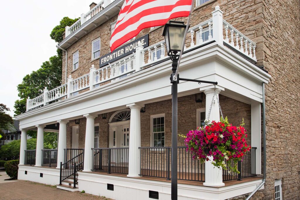 Frontier House, Lewiston, NY Exterior